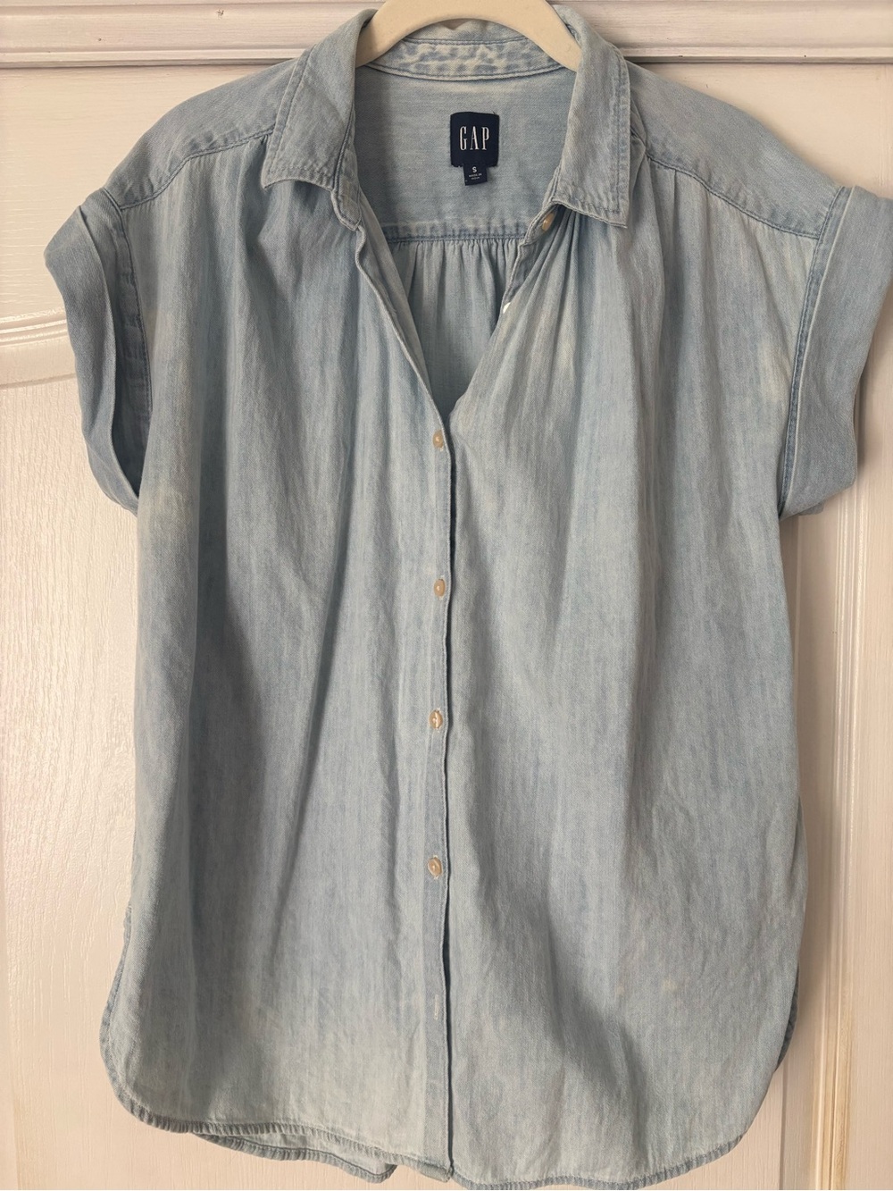 GAP Light Wash Denim Button-Front Cap Sleeve Shirt